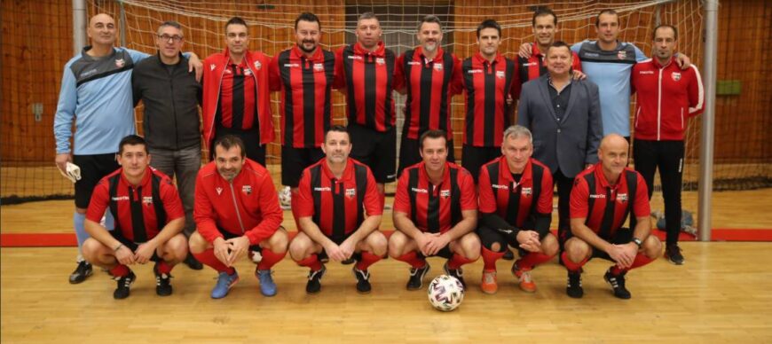 Egykori kedvencek fociztak a sportcsarnokban