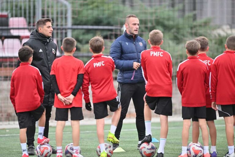 Mikrocsoportos edzőképzés a PMFC-nél